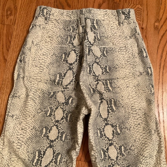 Zara Women Premium Denim Collection Jeans, Grey Snake Print, 5-Pocket, Sz 4 - Picture 9 of 15